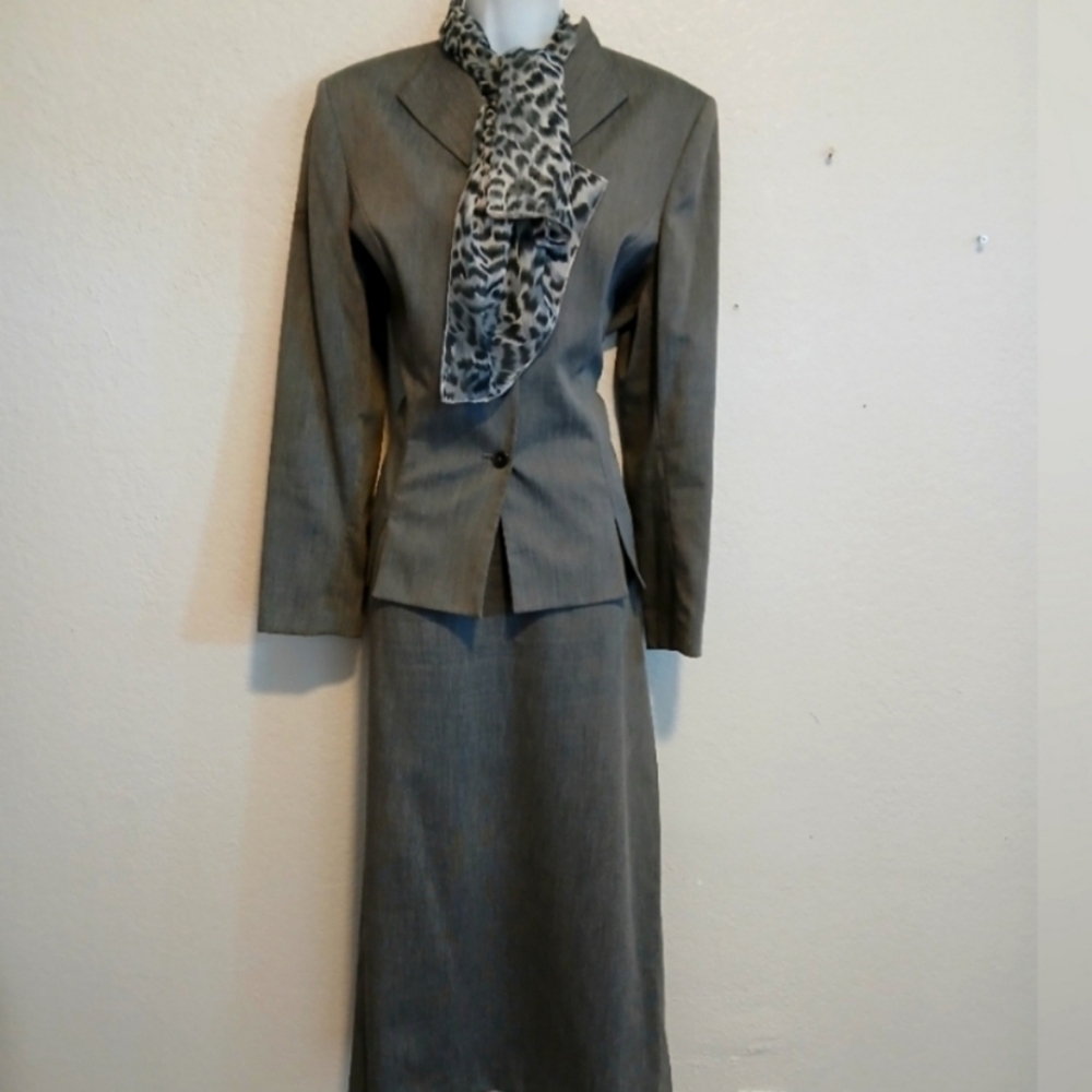 Le Suit Charcoal Skirt Set with Patterned Scarf